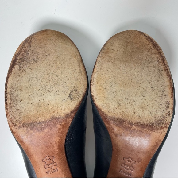 Tory Burch Black Leather Block Heel Floral Emblem Size 9.5M - Picture 10 of 11